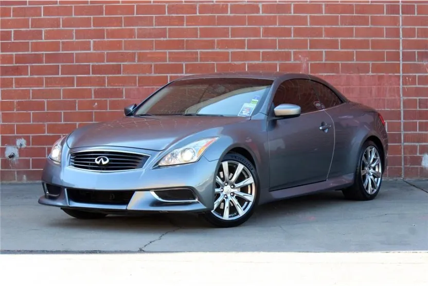 2010 Infiniti G37 photo 1