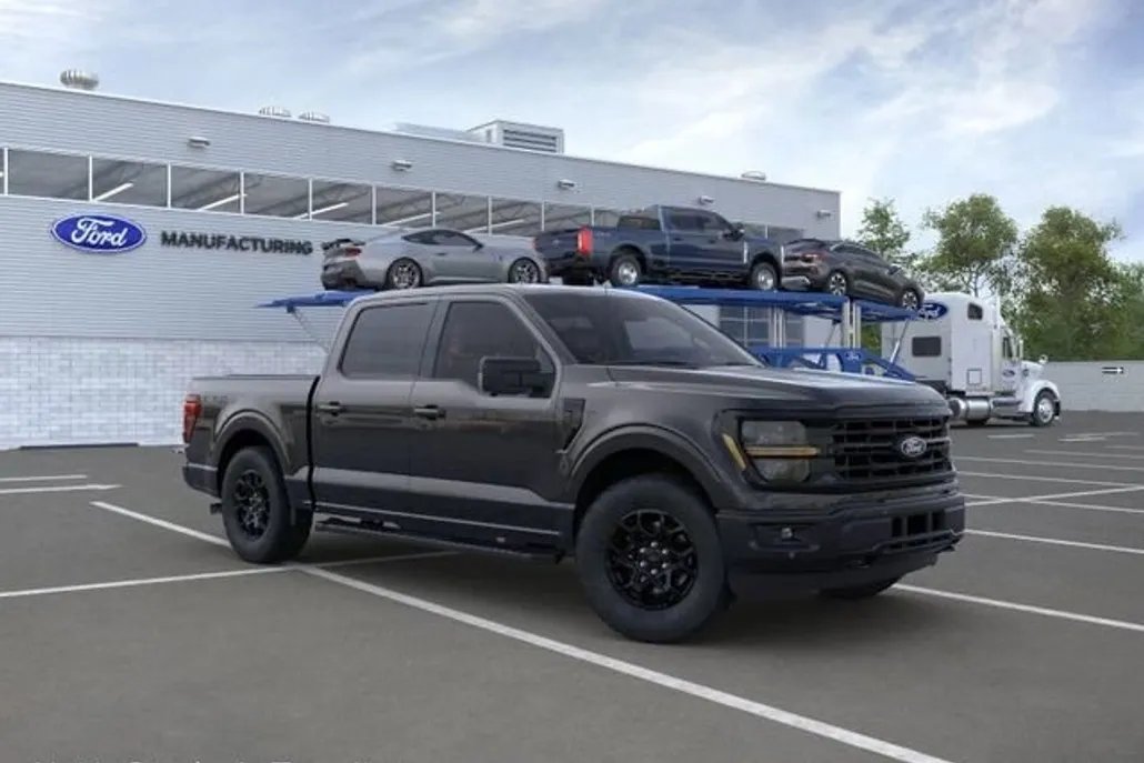 2025 Ford F-150 XLT photo 1
