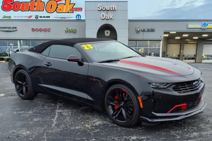 2023 Chevrolet Camaro 2LT photo 1