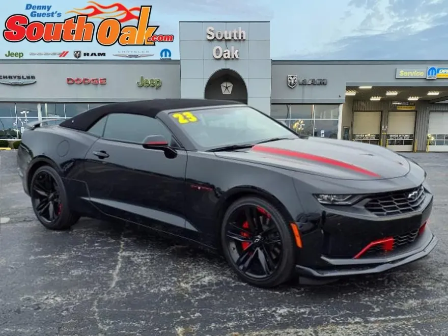 2023 Chevrolet Camaro 2LT photo 1