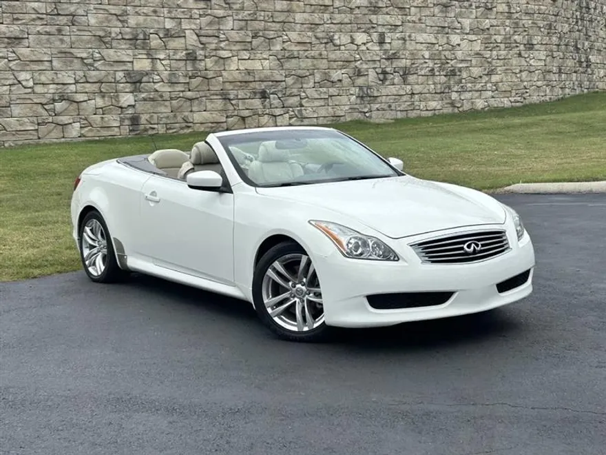 2010 Infiniti G37 photo 1