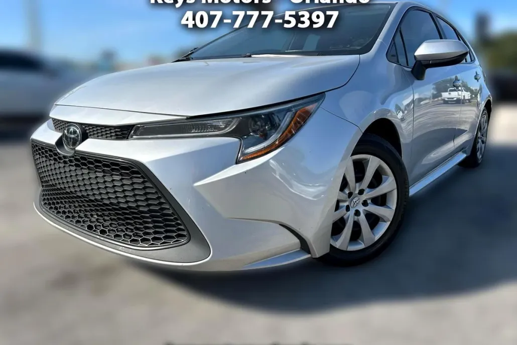 2022 Toyota Corolla LE photo 1