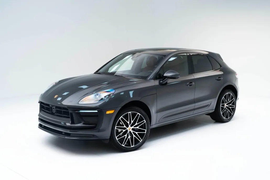 2025 Porsche Macan photo 1