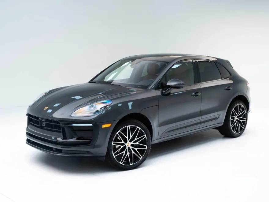 2025 Porsche Macan photo 1