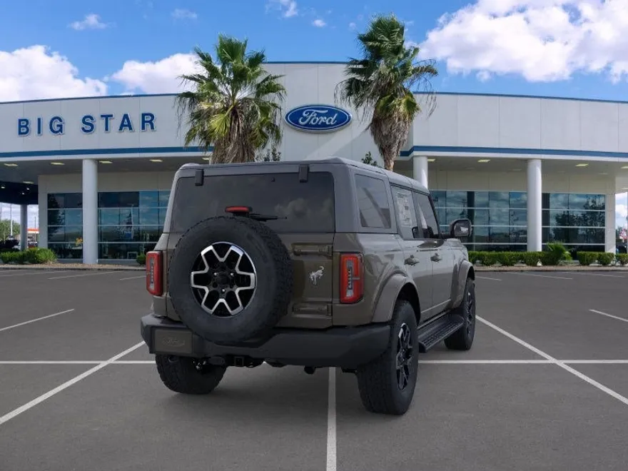 2025 Ford Bronco Outer Banks photo 1