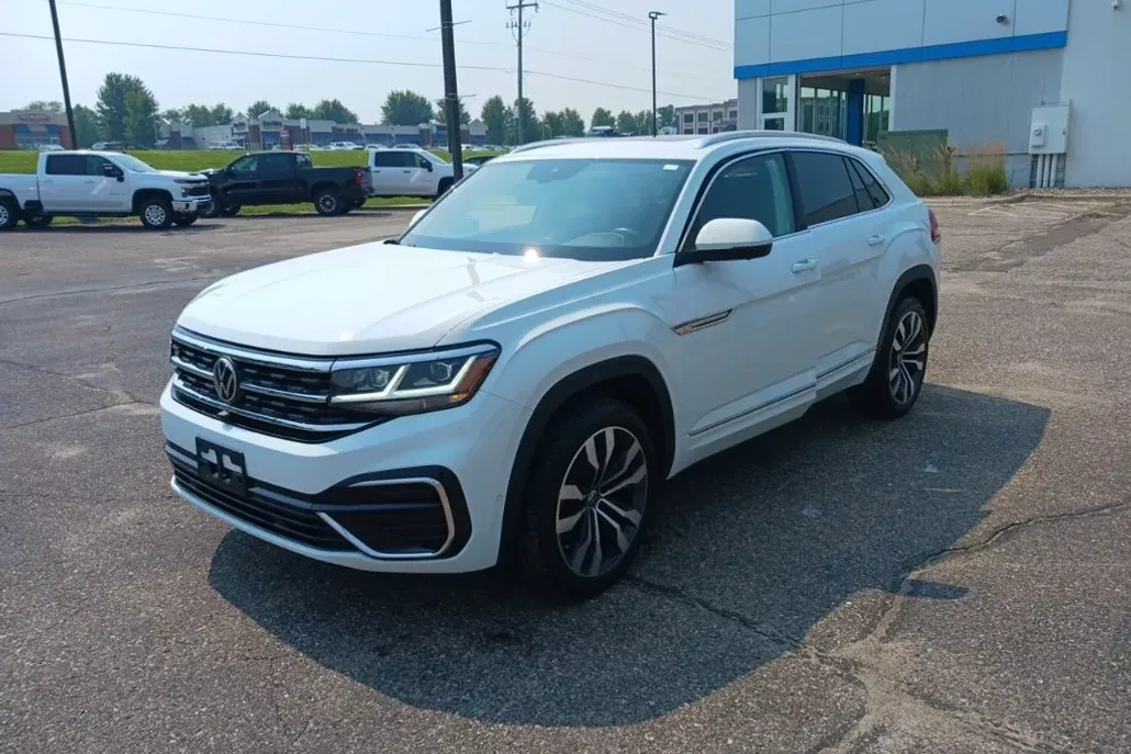 2023 Volkswagen Atlas Cross Sport V6 SEL Premium R-Line photo 1