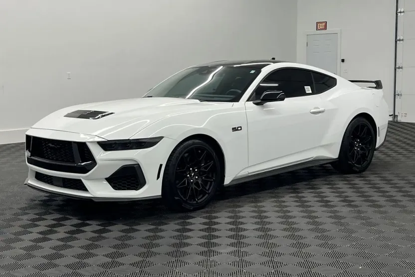 2024 Ford Mustang GT Premium photo 1