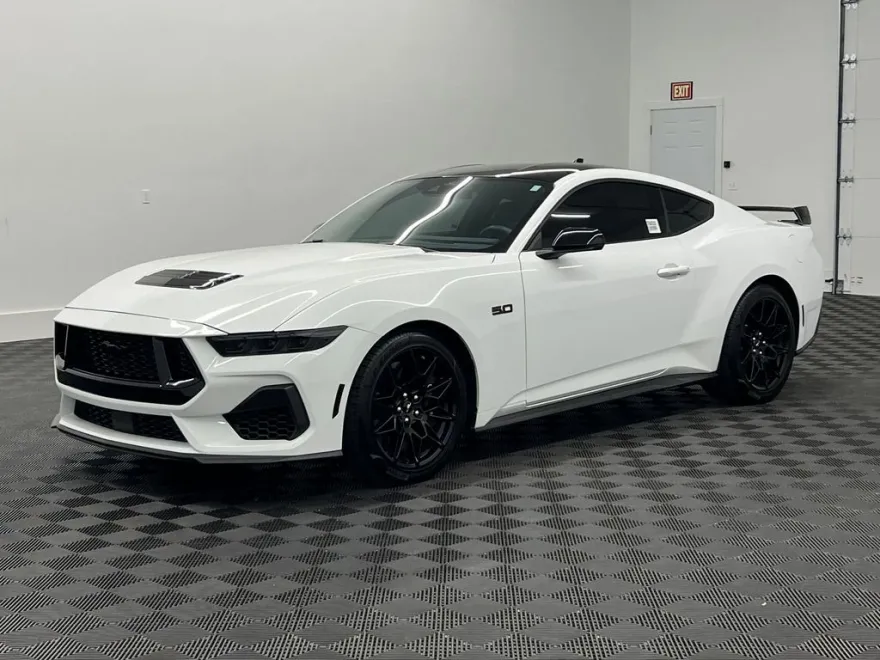 2024 Ford Mustang GT Premium photo 1