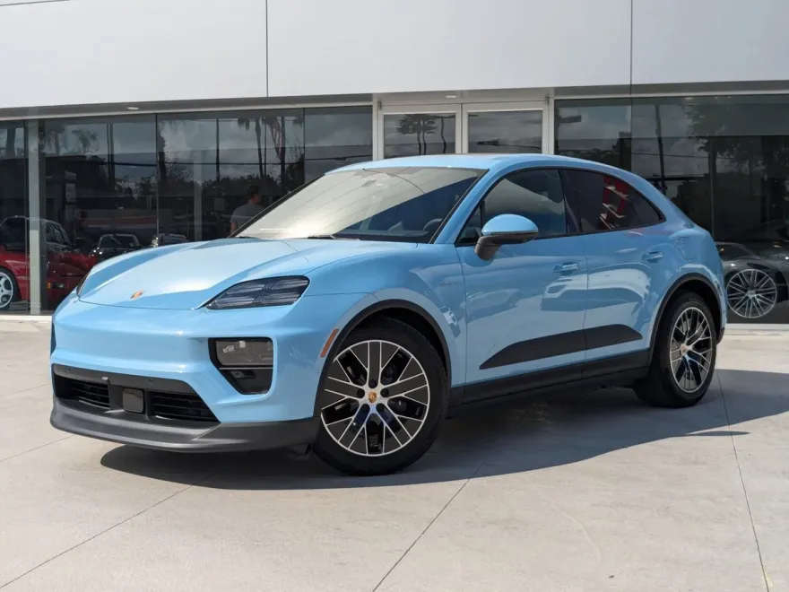 2025 Porsche Macan Electric photo 1