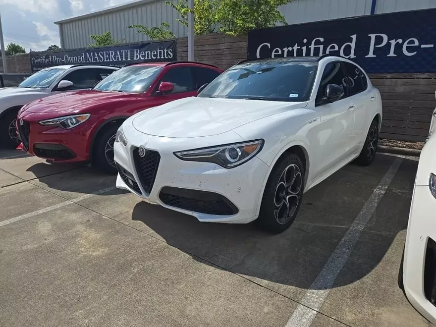2022 Alfa Romeo Stelvio Ti Sport photo 1