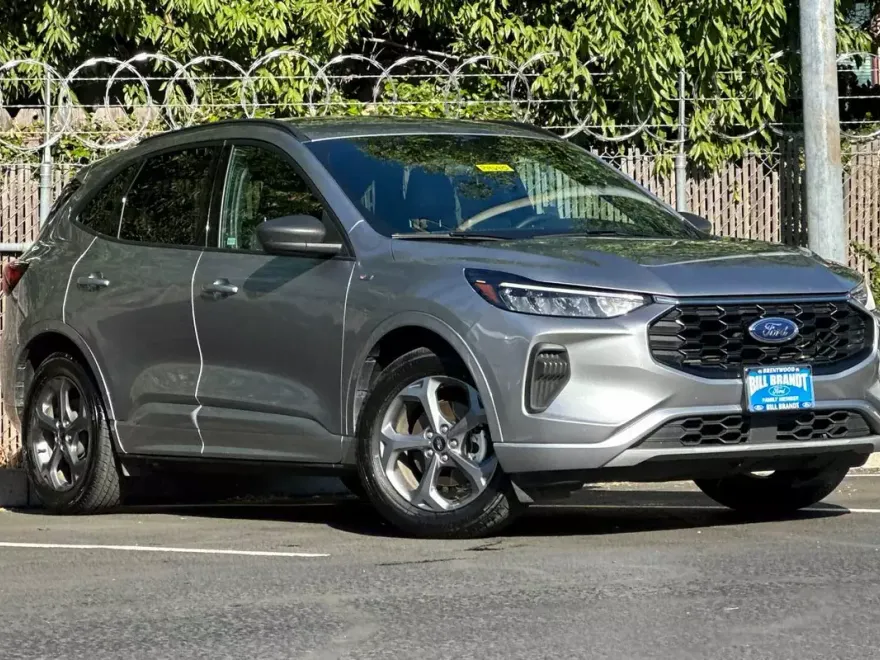 2024 Ford Escape ST-Line photo 1