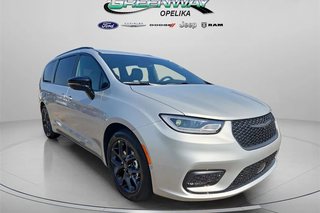 2026 Chrysler Pacifica Limited photo 1