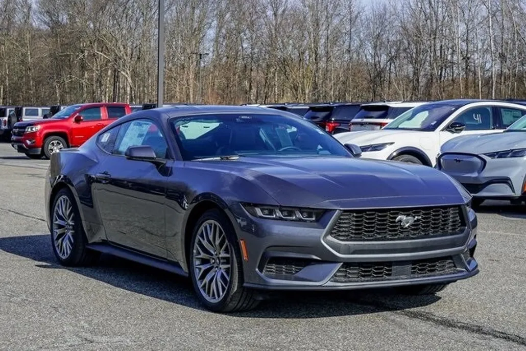 2025 Ford Mustang EcoBoost Premium photo 1