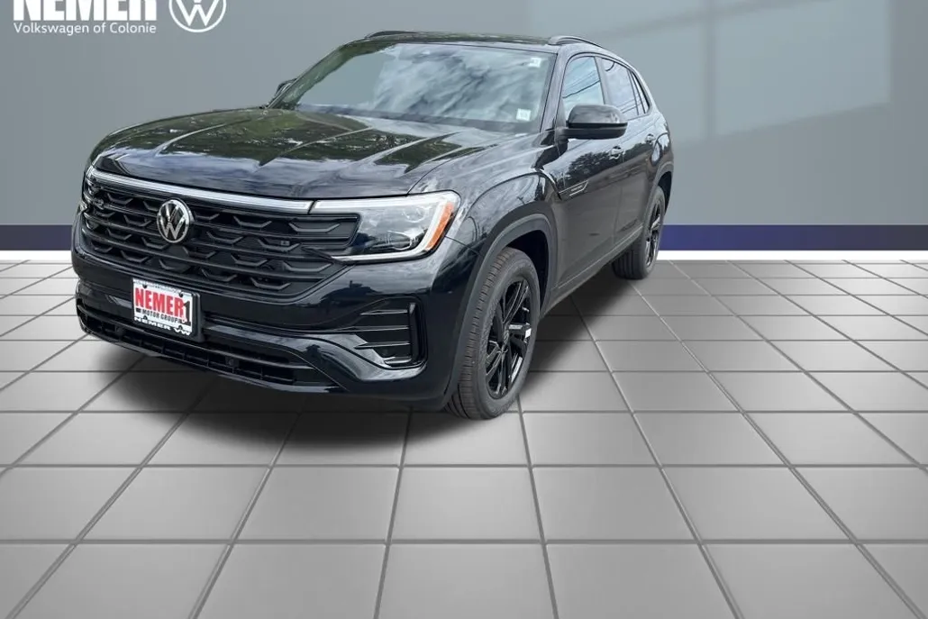 2026 Volkswagen Atlas Cross Sport SEL R-Line photo 1