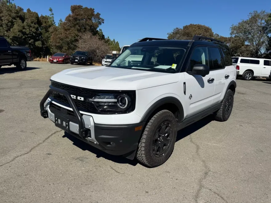 2025 Ford Bronco Sport Outer Banks photo 1