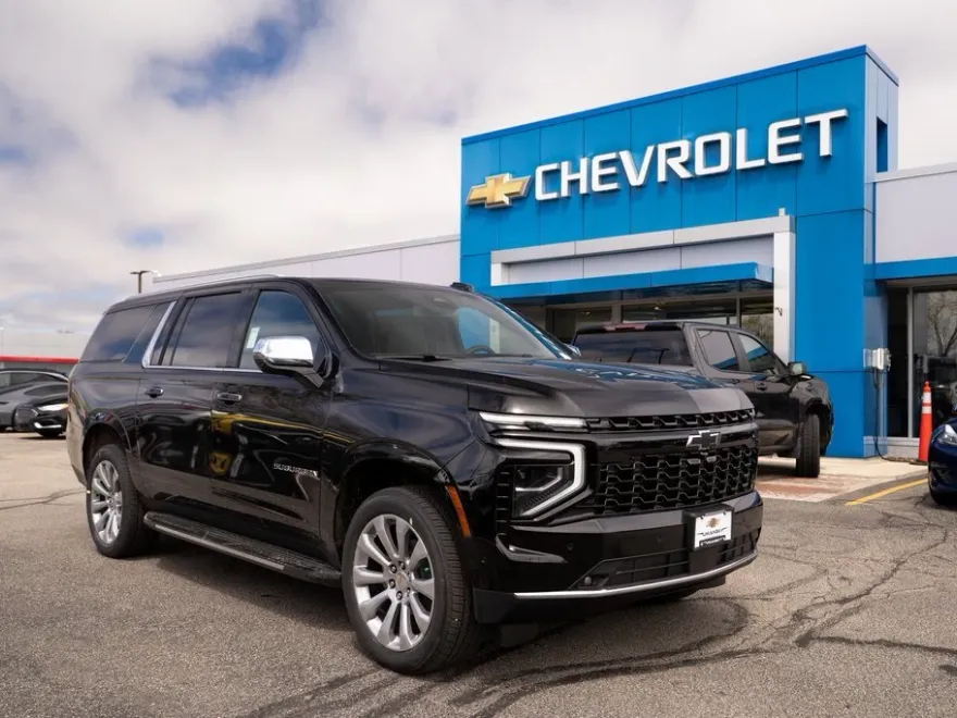 2025 Chevrolet Suburban Premier photo 1