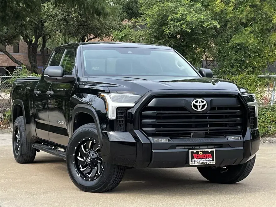 2023 Toyota Tundra SR5 photo 1