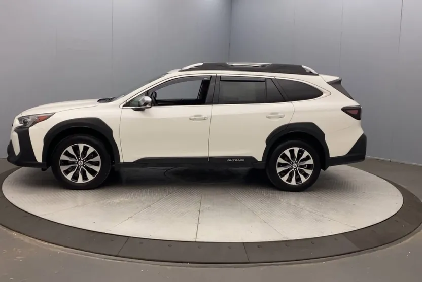2025 Subaru Outback Touring XT photo 1