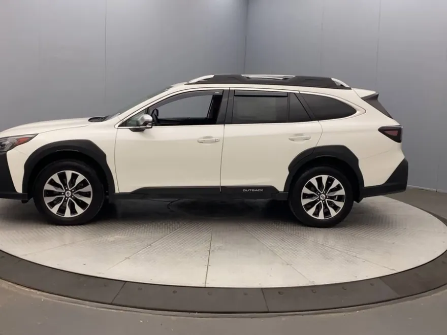 2025 Subaru Outback Touring XT photo 1