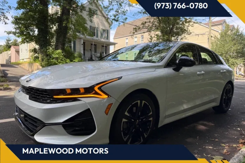 2021 Kia K5 GT-Line photo 1