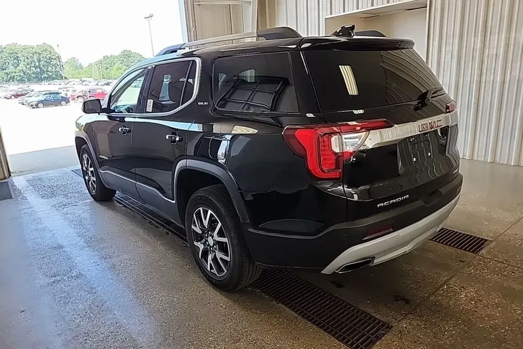 2023 Gmc Acadia SLE photo 1