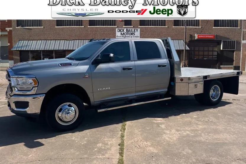 2022 Ram 3500 Tradesman photo 1