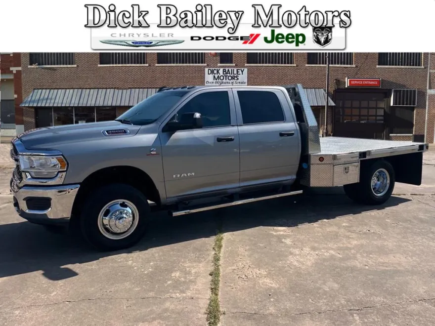 2022 Ram 3500 Tradesman photo 1