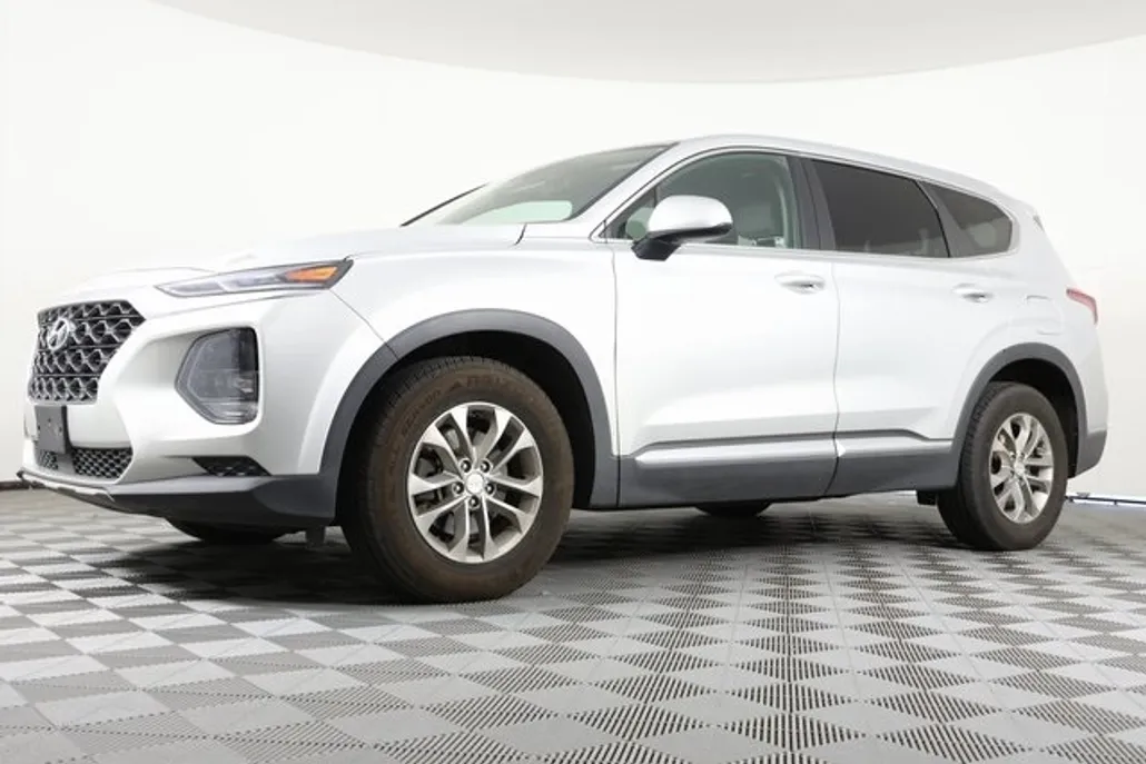 2019 Hyundai Santa Fe SE photo 1