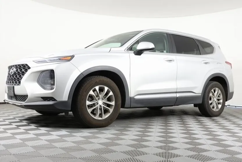 2019 Hyundai Santa Fe SE photo 1