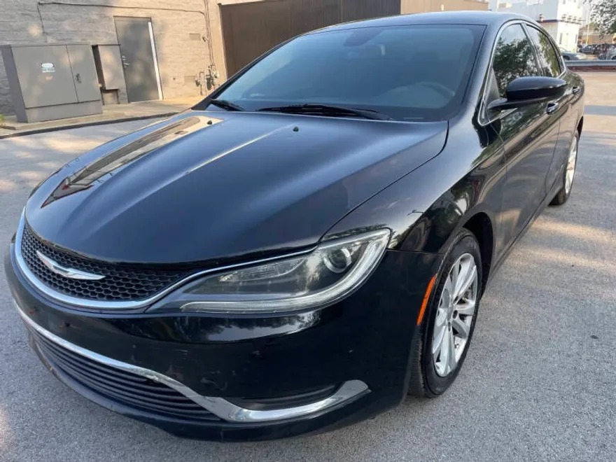 2015 Chrysler 200 Limited photo 1