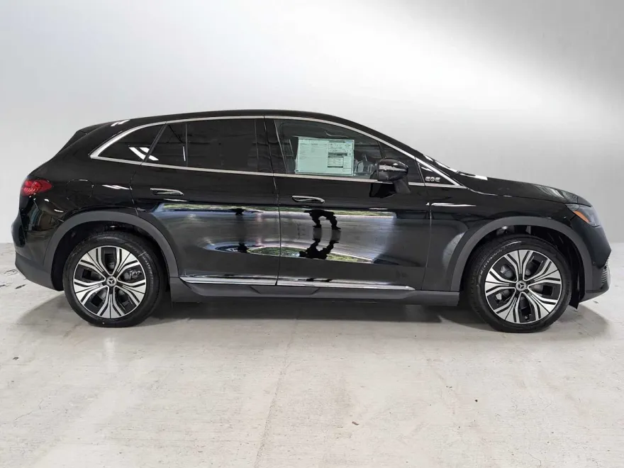2026 Mercedes Benz EQE SUV 4MATIC photo 1