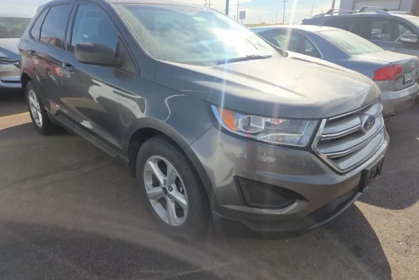 2016 Ford Edge SE photo 1