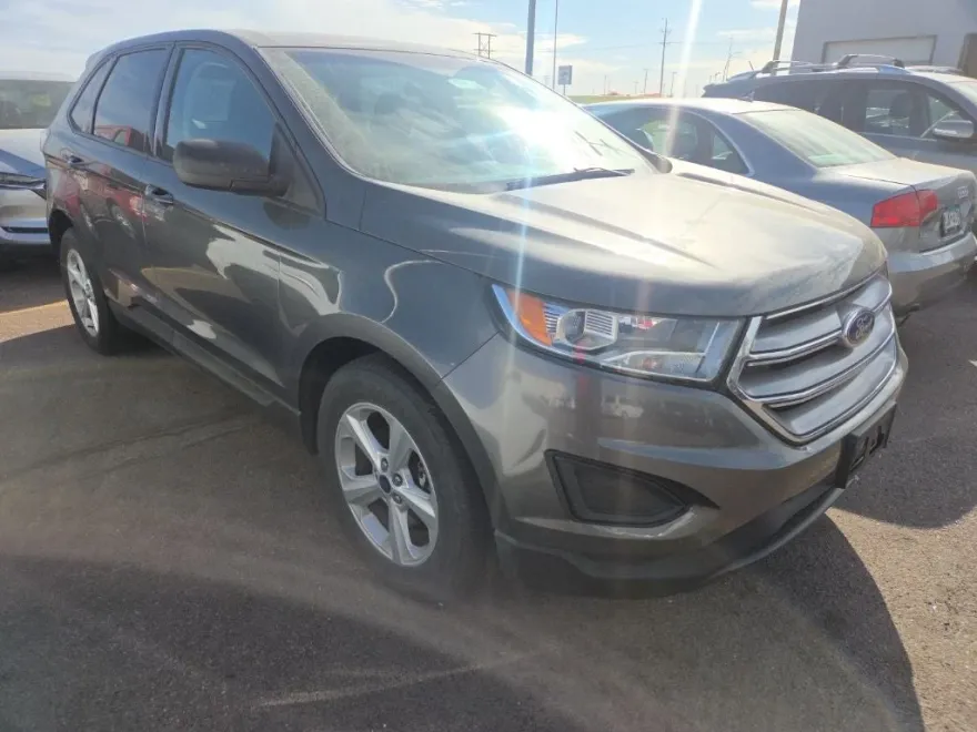 2016 Ford Edge SE photo 1