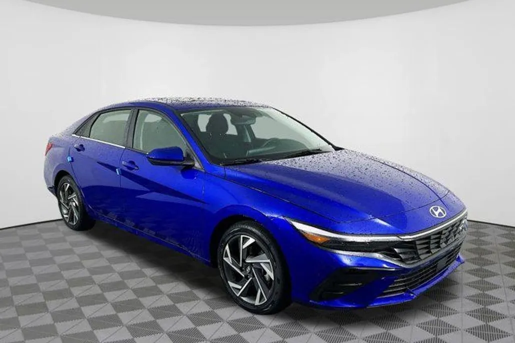 2025 Hyundai Elantra SEL Convenience photo 1