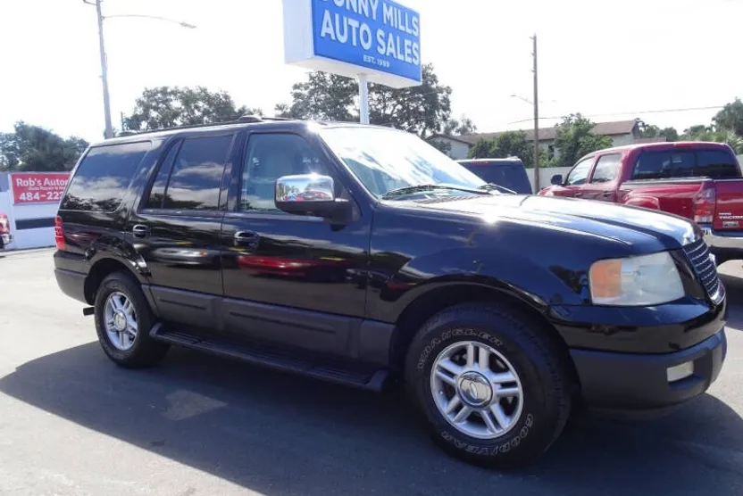 2004 Ford Expedition XLT photo 1