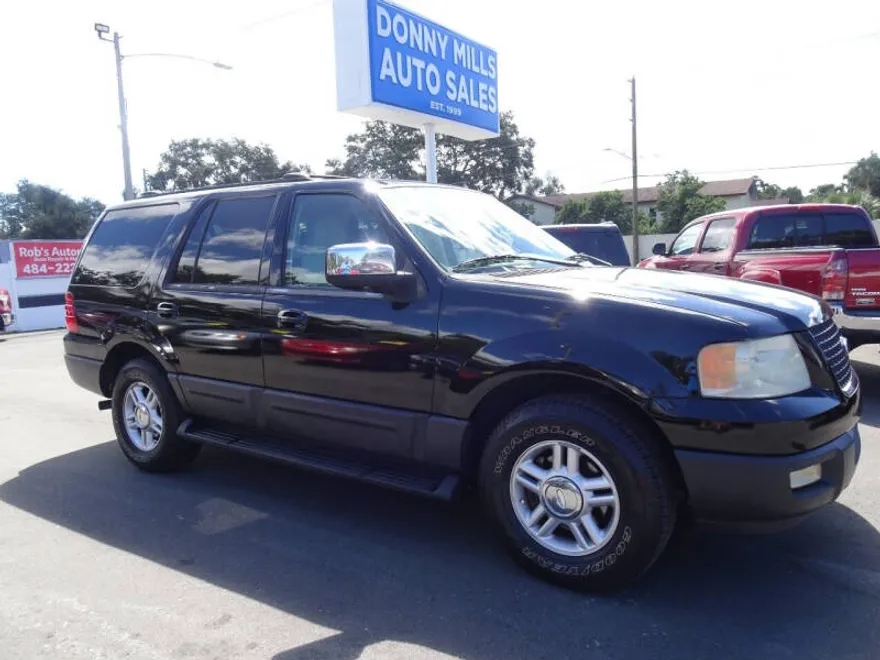 2004 Ford Expedition XLT photo 1