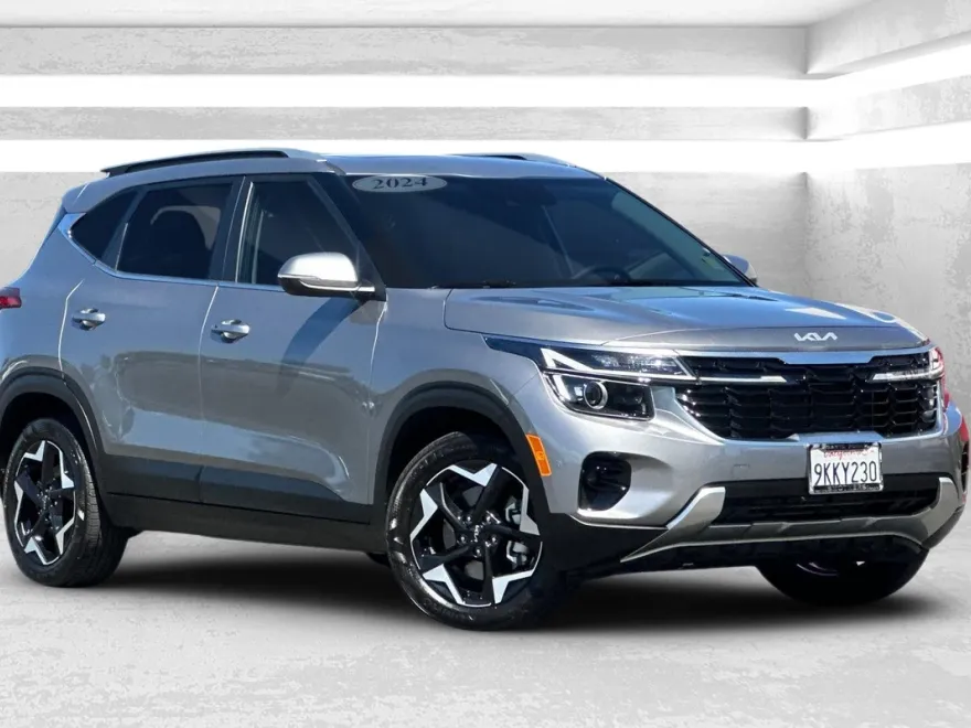 2024 Kia Seltos EX photo 1