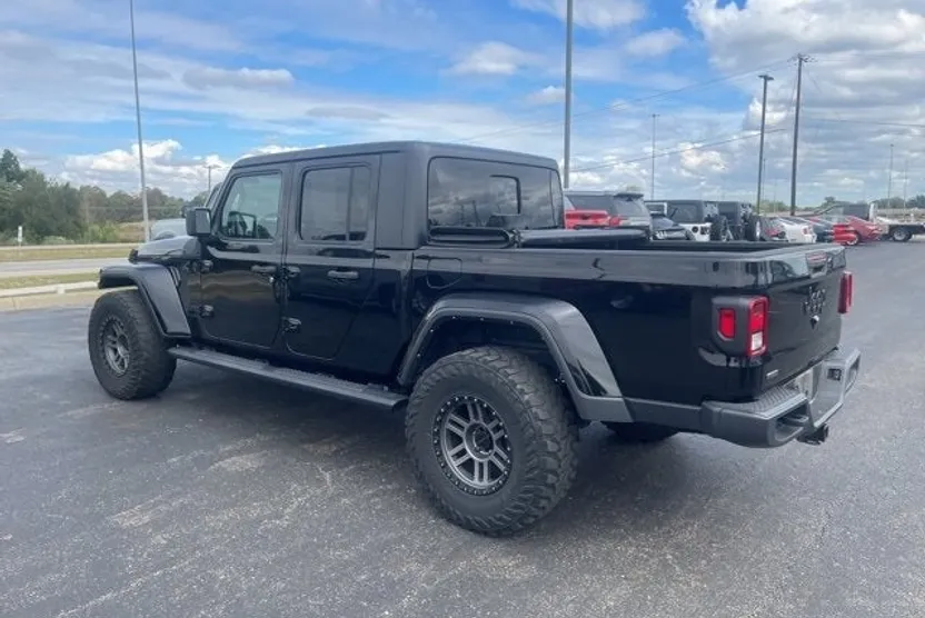 2021 Jeep Gladiator Willys photo 1