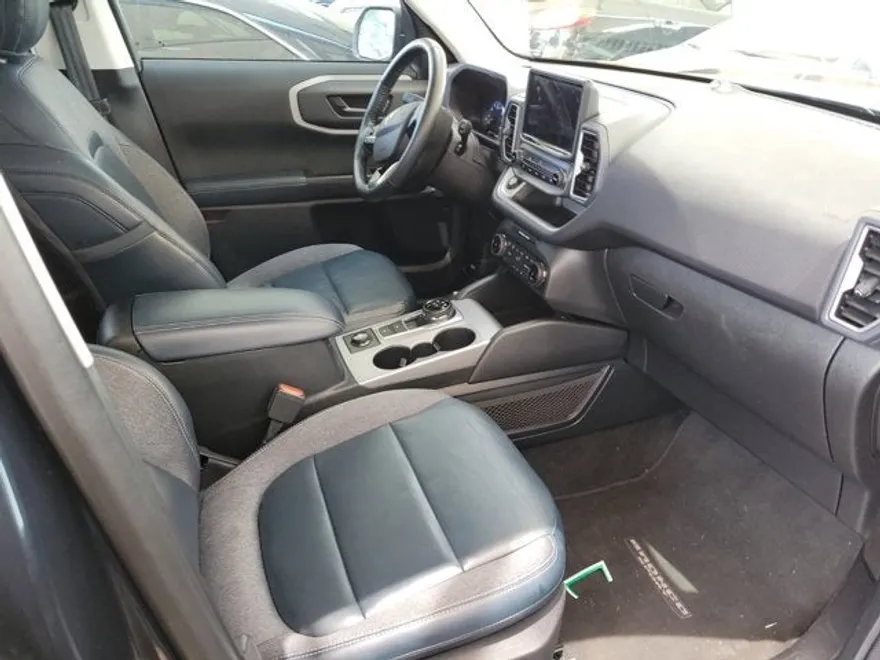 2022 Ford Bronco Sport Outer Banks photo 1