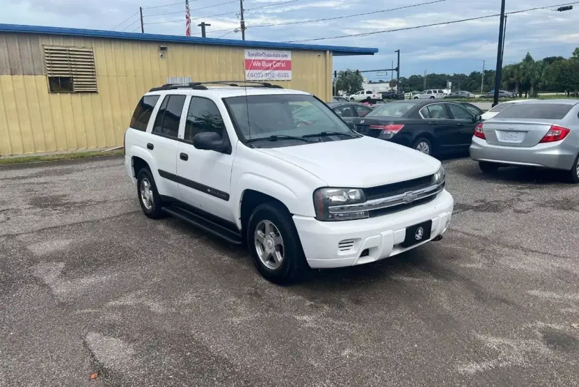 2004 Chevrolet Trailblazer LS photo 1