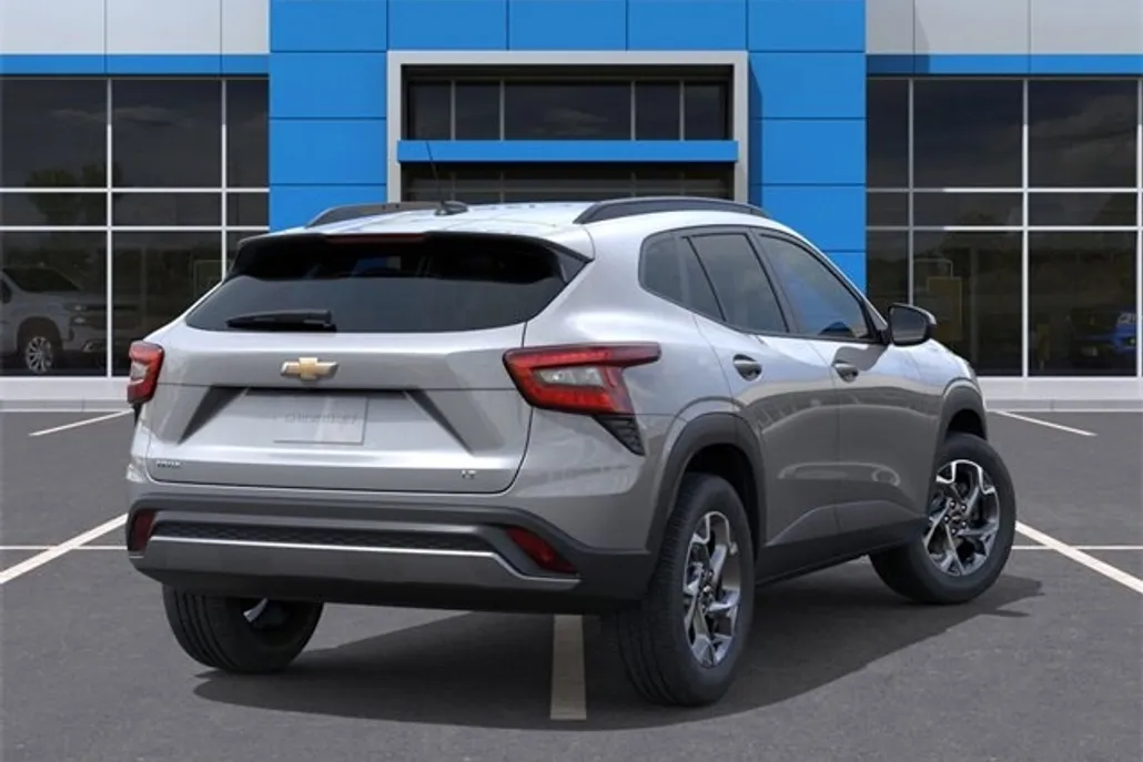 2025 Chevrolet Trax LT photo 1