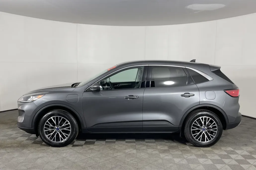 2022 Ford Escape SEL Plug-In Hybrid photo 1