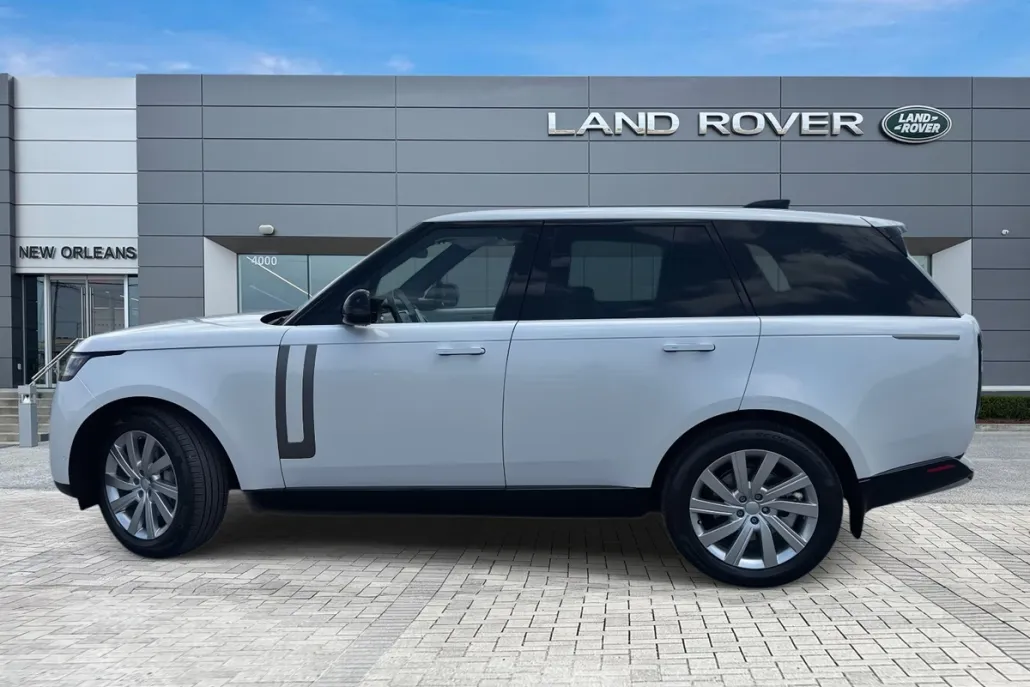 2025 Land Rover Range Rover SE photo 1