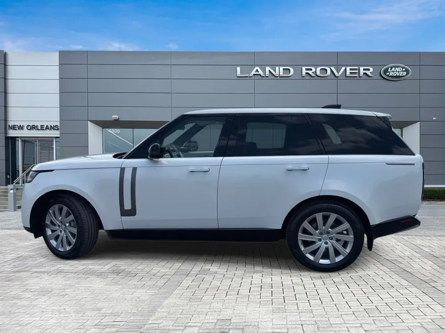 2025 Land Rover Range Rover SE photo 1
