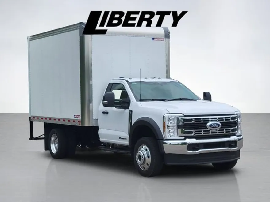 2024 Ford F-550 photo 1