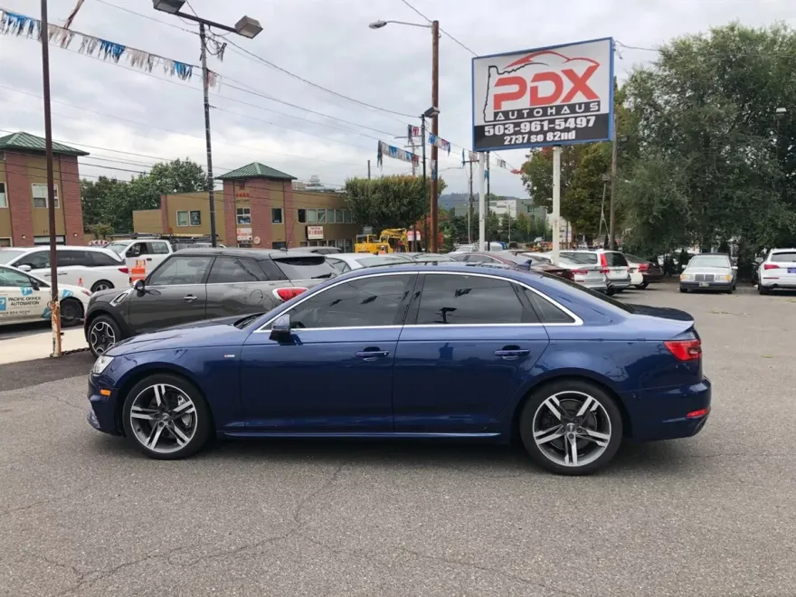 2017 Audi A4 2.0T Quattro Prestige photo 1