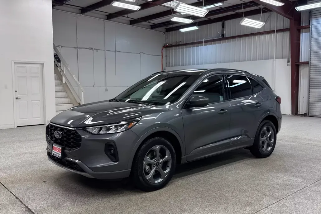 2023 Ford Escape Hybrid ST-Line Select photo 1