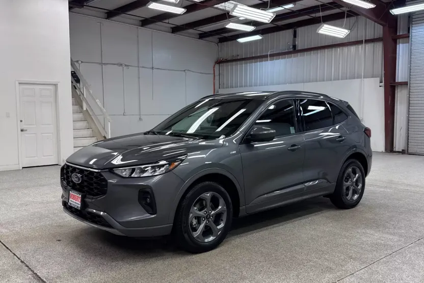 2023 Ford Escape Hybrid ST-Line Select photo 1