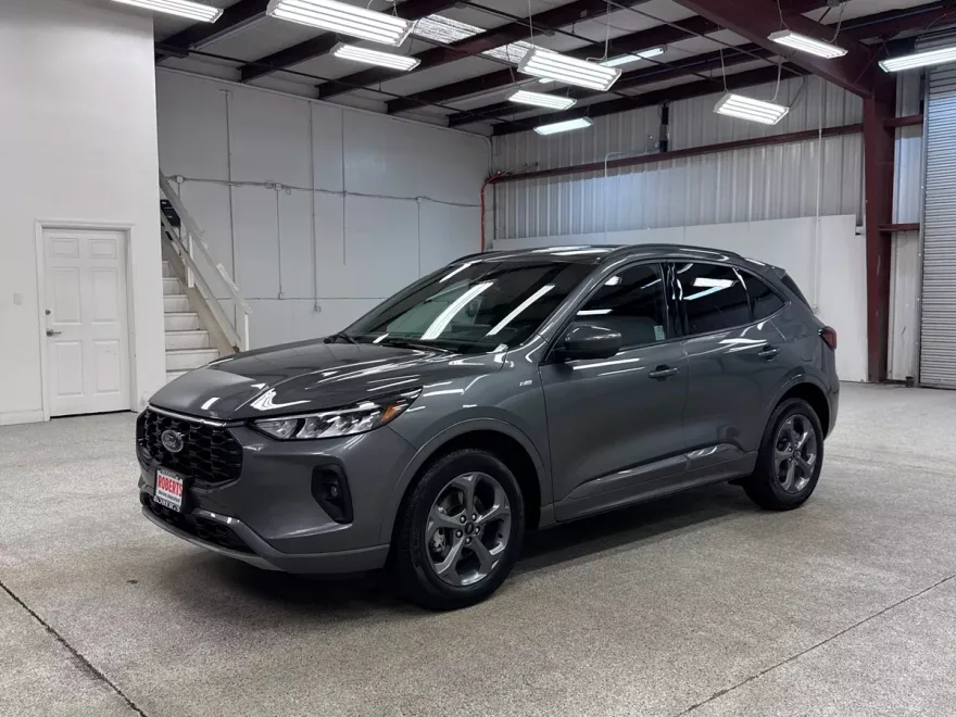 2023 Ford Escape Hybrid ST-Line Select photo 1
