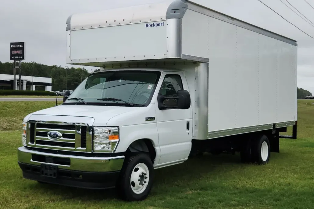 2025 Ford E-450 photo 1